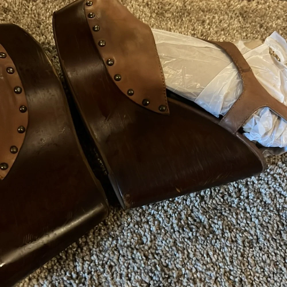 Steve Madden brown wooden platform wedge sandals leather upper style Wachme 8.5